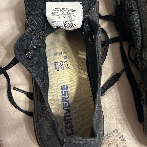 Converse black on black sneakers - Picture 5 of 5